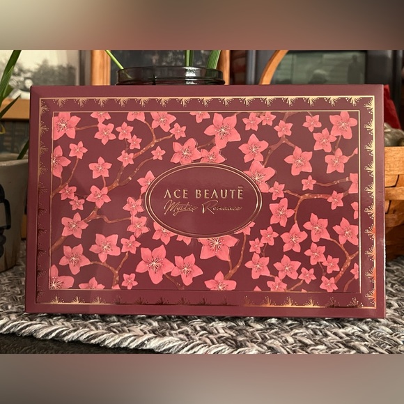 🆕 Ace Beaute Mystic Romance Eye Shadow Palette - Picture 4 of 5